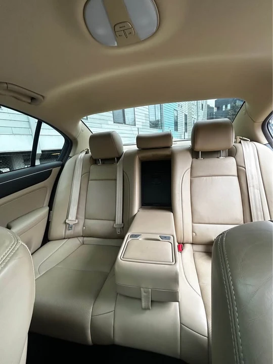 2013 Hyundai Genesis - Image 8 of 16