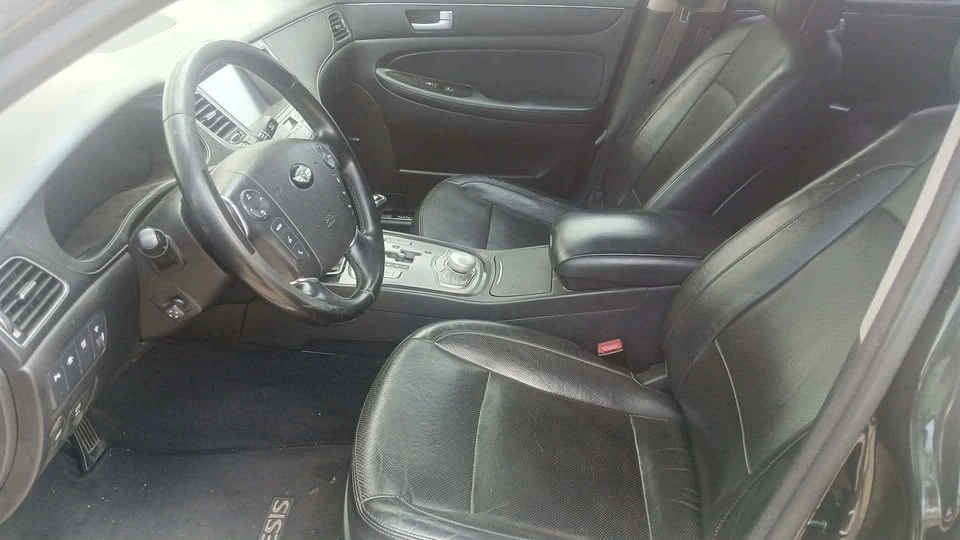 2013 Hyundai Genesis - Image 3 of 8