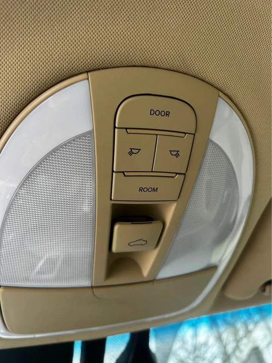 2013 Hyundai Genesis - Image 16 of 16