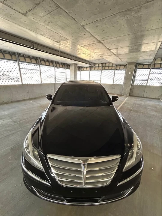 2013 Hyundai Genesis - Image 5 of 16