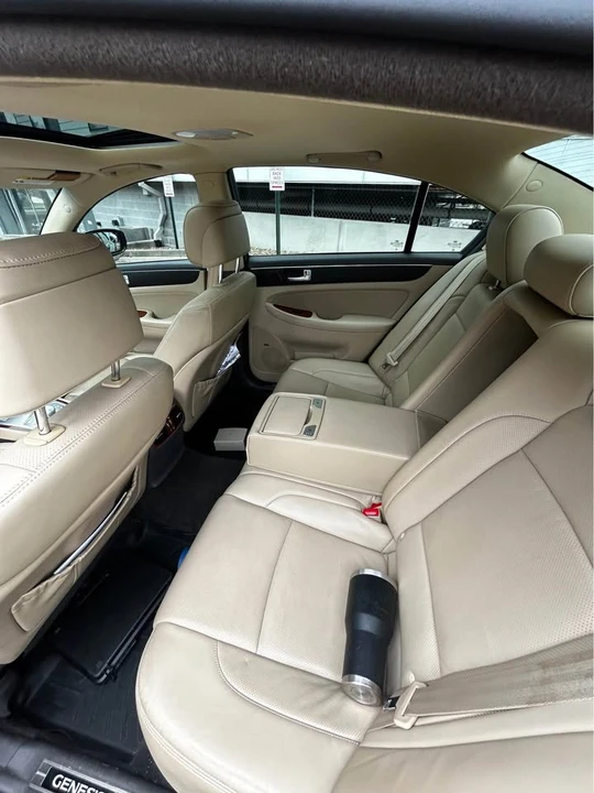 2013 Hyundai Genesis - Image 6 of 12