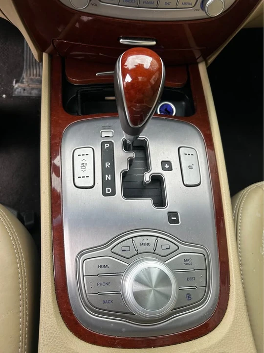 2013 Hyundai Genesis - Image 10 of 12