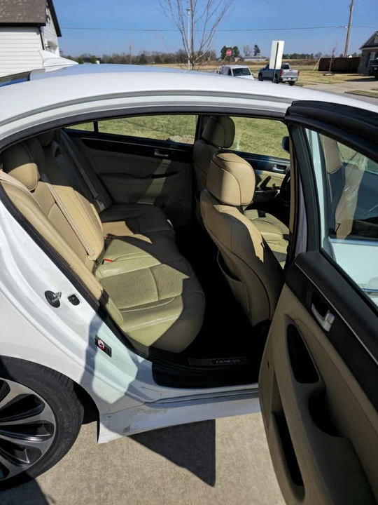 2013 Hyundai Genesis - Image 10 of 14