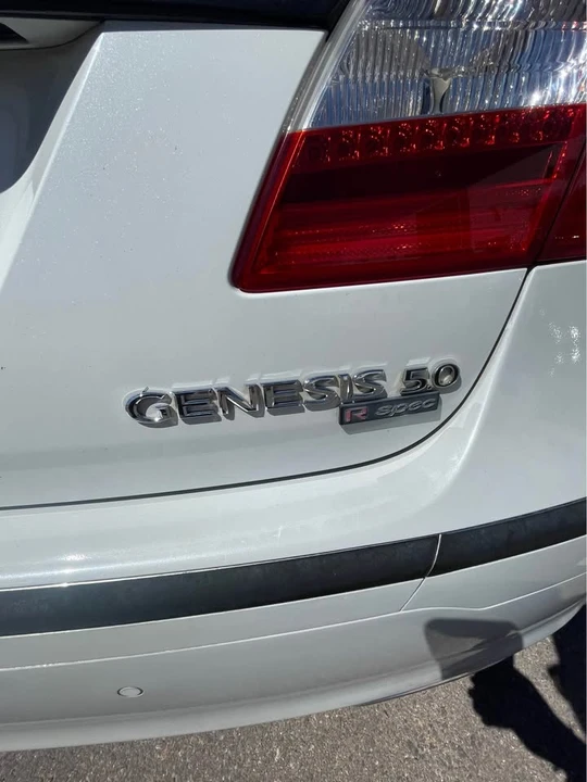 2013 Hyundai Genesis - Image 4 of 8