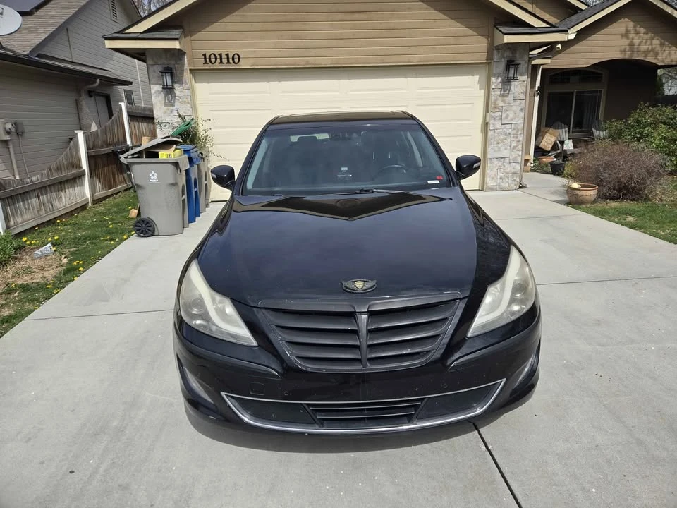 2013 Hyundai Genesis - Image 4 of 8