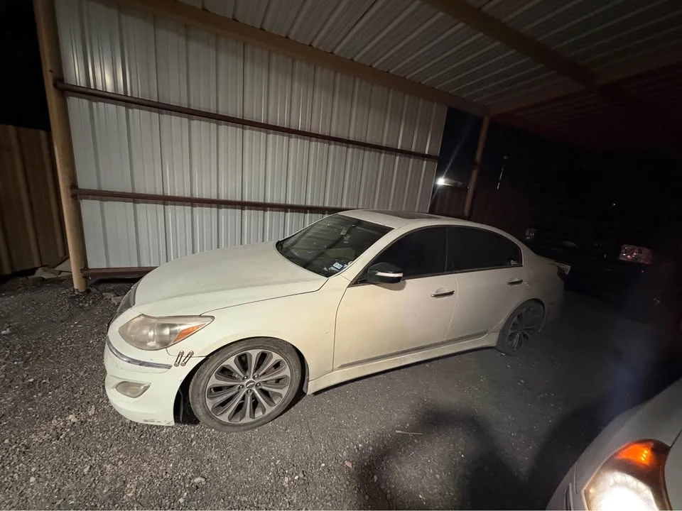 2013 Hyundai Genesis - Image 4 of 5