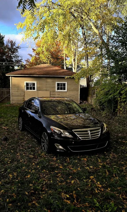 2013 Hyundai Genesis - Image 10 of 12