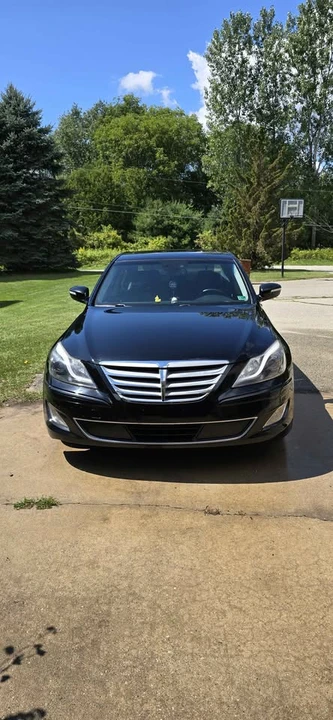 2013 Hyundai Genesis - Image 4 of 12