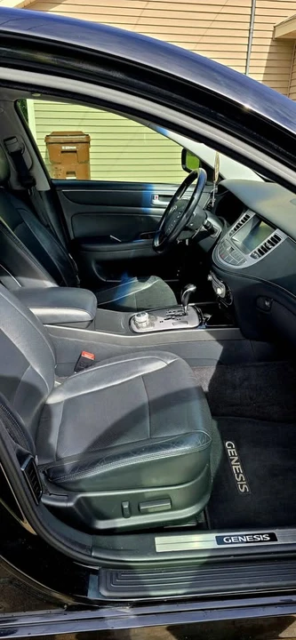 2013 Hyundai Genesis - Image 7 of 12