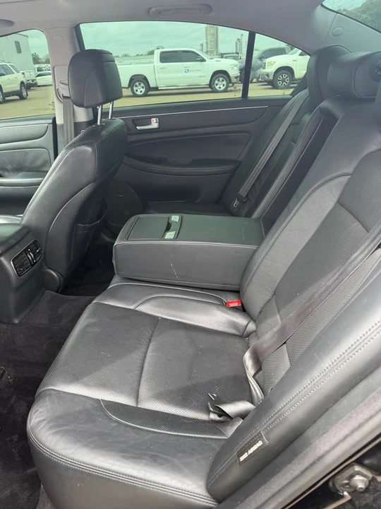 2013 Hyundai Genesis - Image 5 of 8
