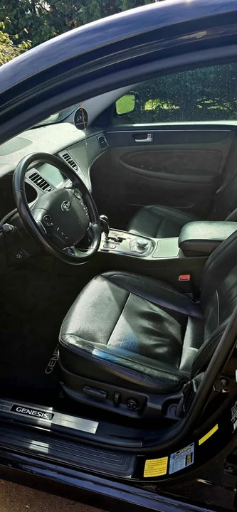2013 Hyundai Genesis - Image 8 of 12