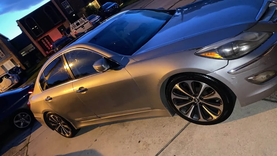 2013 Hyundai Genesis - Image 15 of 16