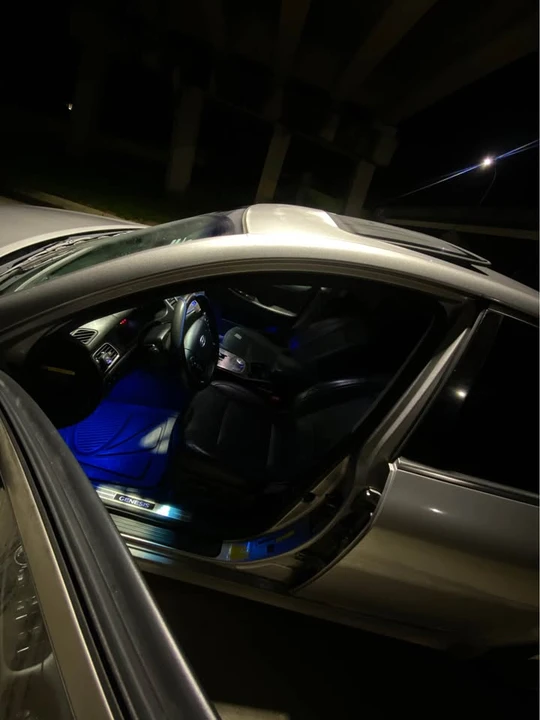 2013 Hyundai Genesis - Image 13 of 16