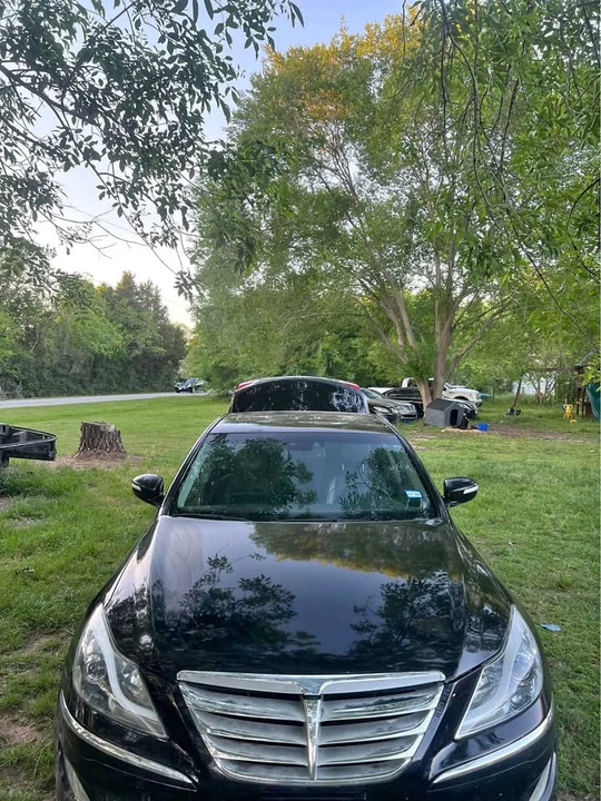 2013 Hyundai Genesis - Image 2 of 9