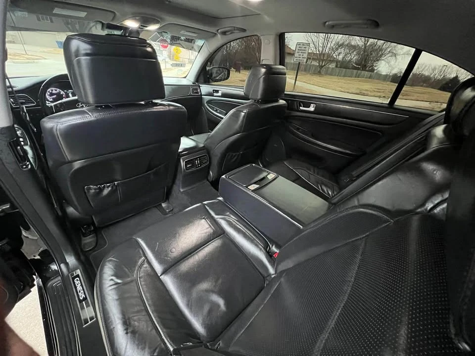 2013 Hyundai Genesis - Image 13 of 14