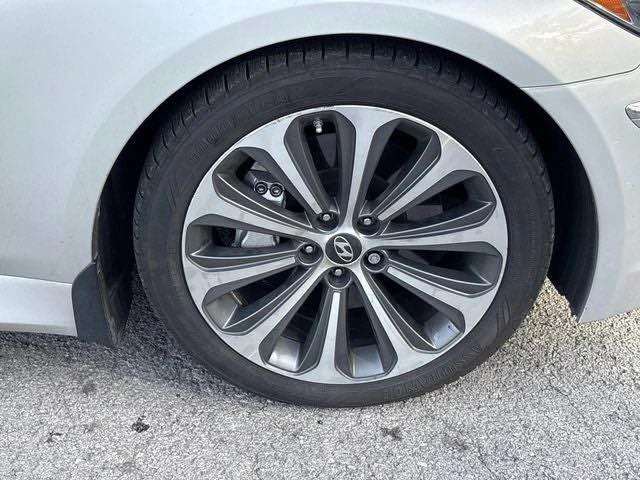 2013 Hyundai Genesis - Image 8 of 10