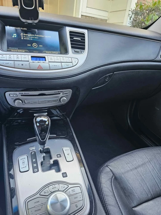 2013 Hyundai Genesis - Image 6 of 14