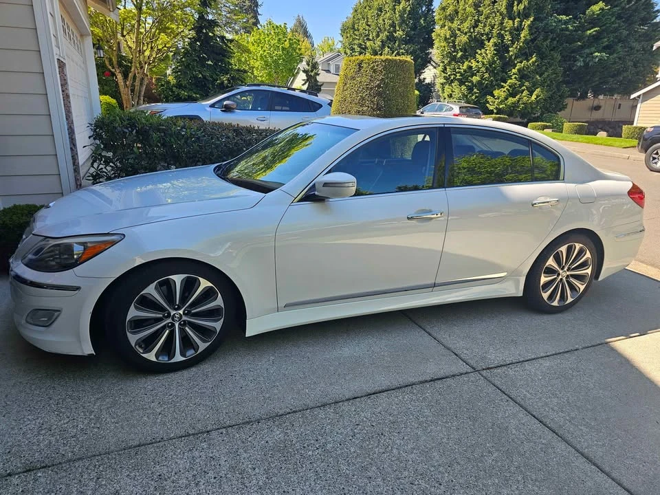 2013 Hyundai Genesis - Image 14 of 14