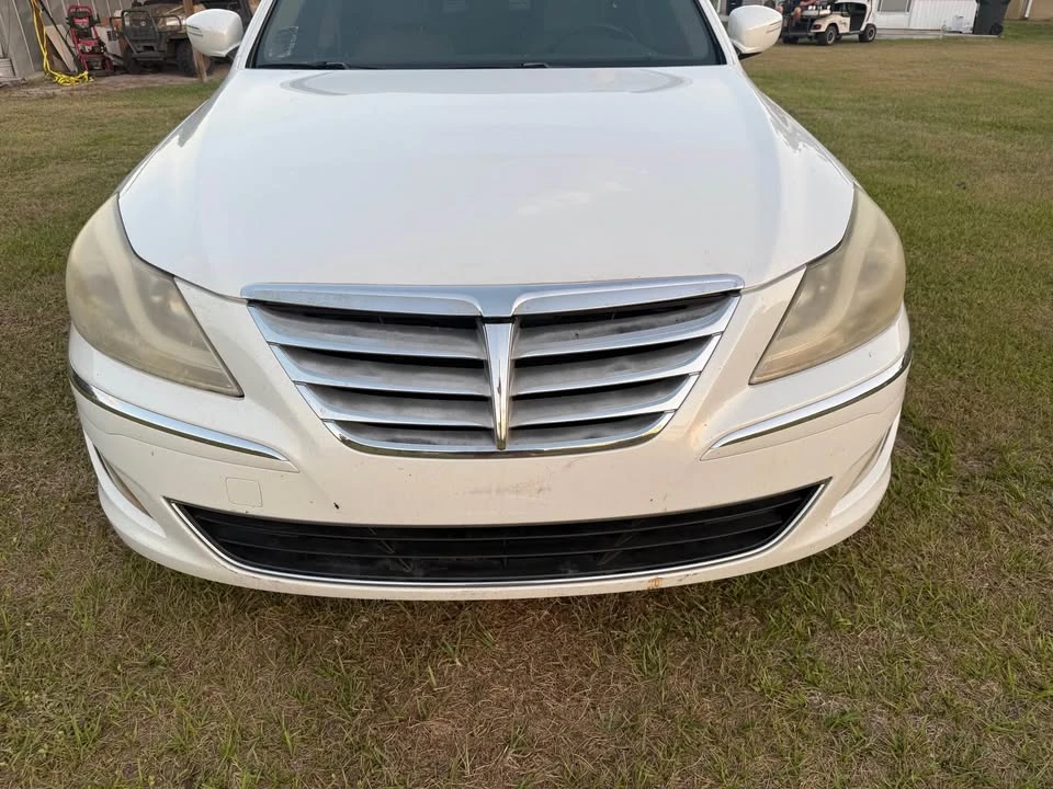 2013 Hyundai Genesis - Image 8 of 19