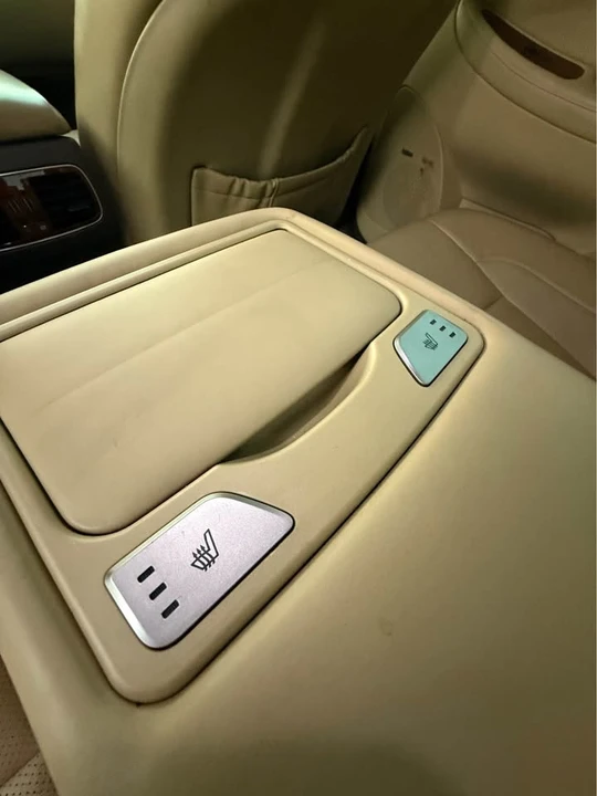 2013 Hyundai Genesis - Image 14 of 19