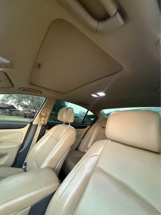 2013 Hyundai Genesis - Image 11 of 19