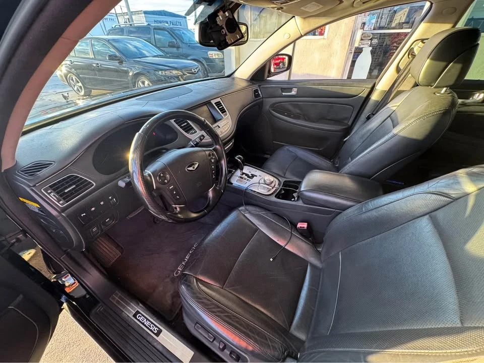 2013 Hyundai Genesis - Image 6 of 11