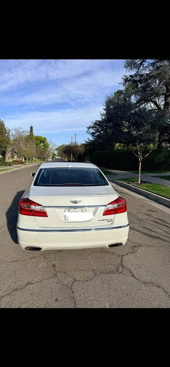2013 Hyundai Genesis - Image 4 of 8