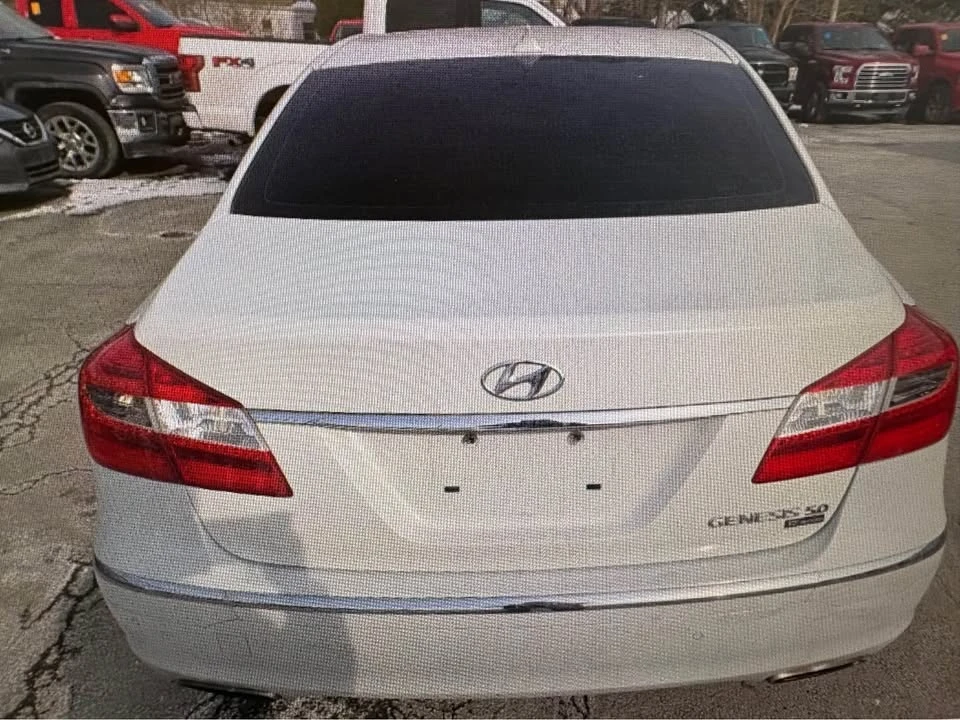 2013 Hyundai Genesis - Image 3 of 4