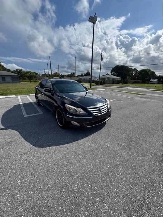 2013 Hyundai Genesis - Image 3 of 11