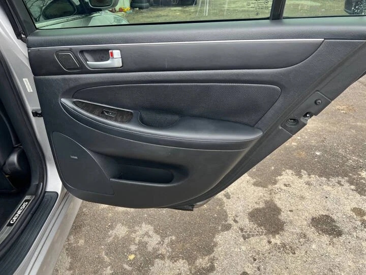 2013 Hyundai Genesis - Image 20 of 20