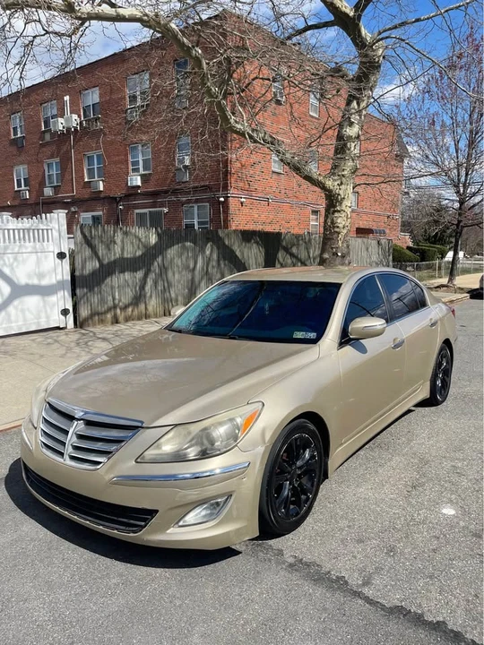 2013 Hyundai Genesis - Image 4 of 20
