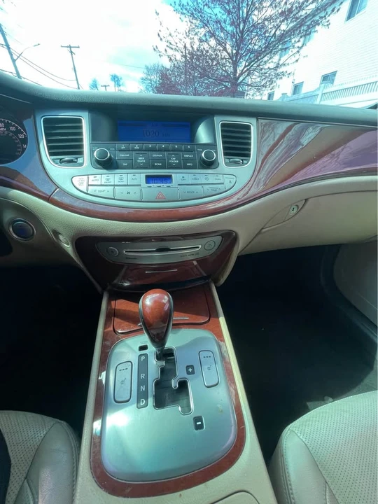 2013 Hyundai Genesis - Image 20 of 20