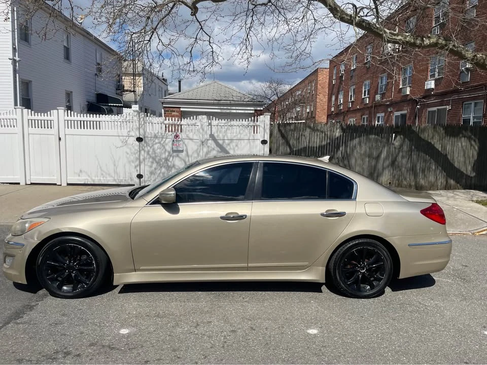 2013 Hyundai Genesis - Image 7 of 20