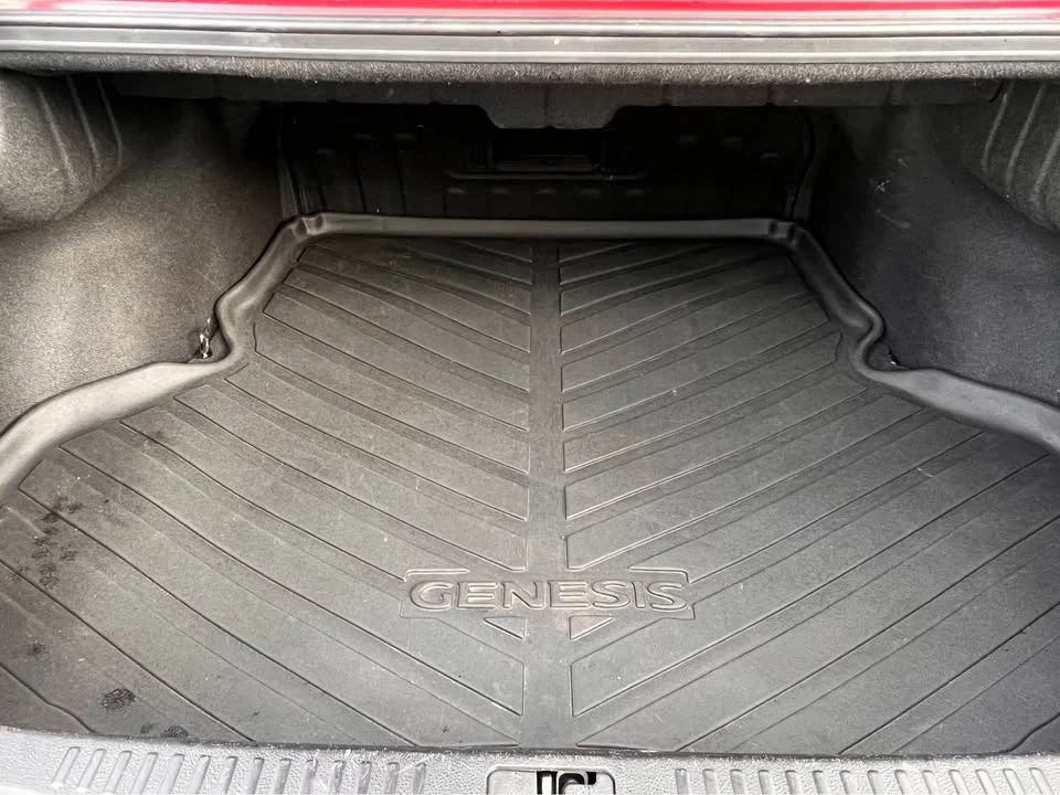 2013 Hyundai Genesis - Image 17 of 19