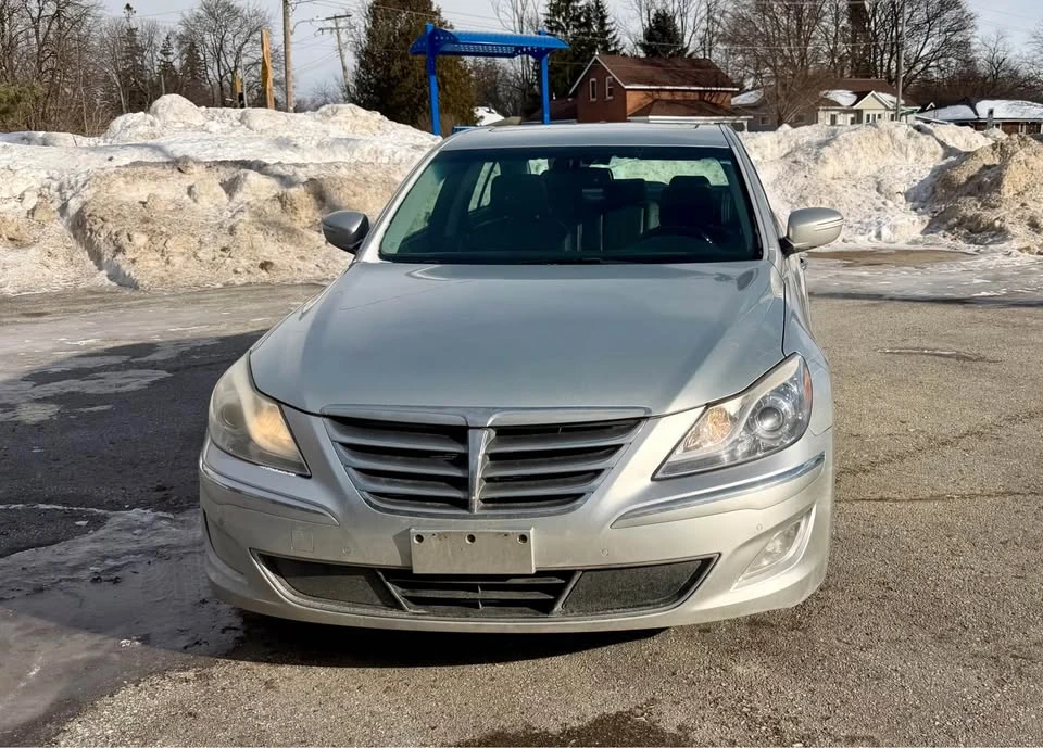2013 Hyundai Genesis - Image 2 of 10