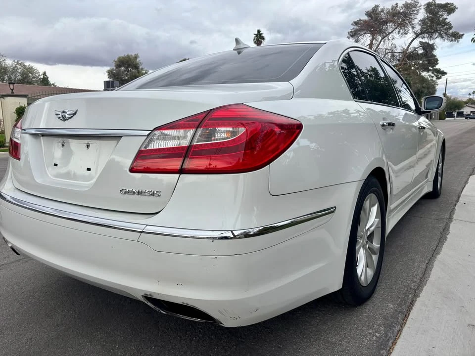2013 Hyundai Genesis - Image 3 of 8