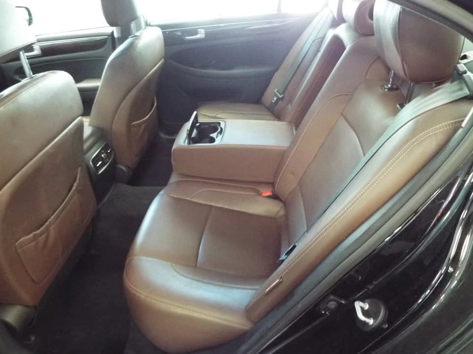 2013 Hyundai Genesis - Image 14 of 17