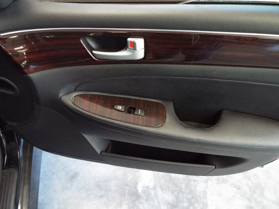 2013 Hyundai Genesis - Image 17 of 17