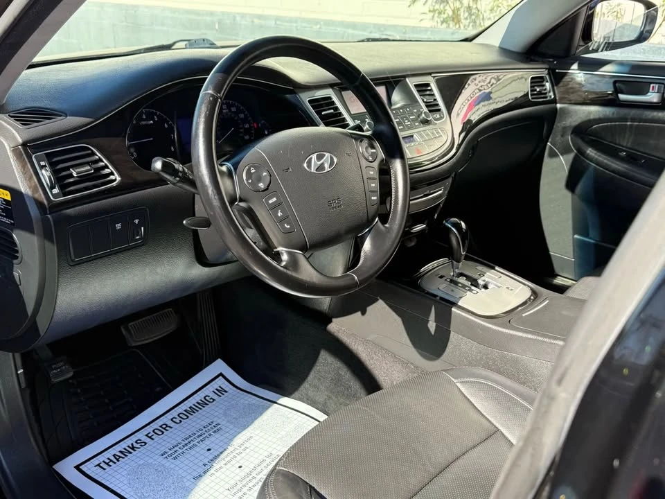 2013 Hyundai Genesis - Image 17 of 20