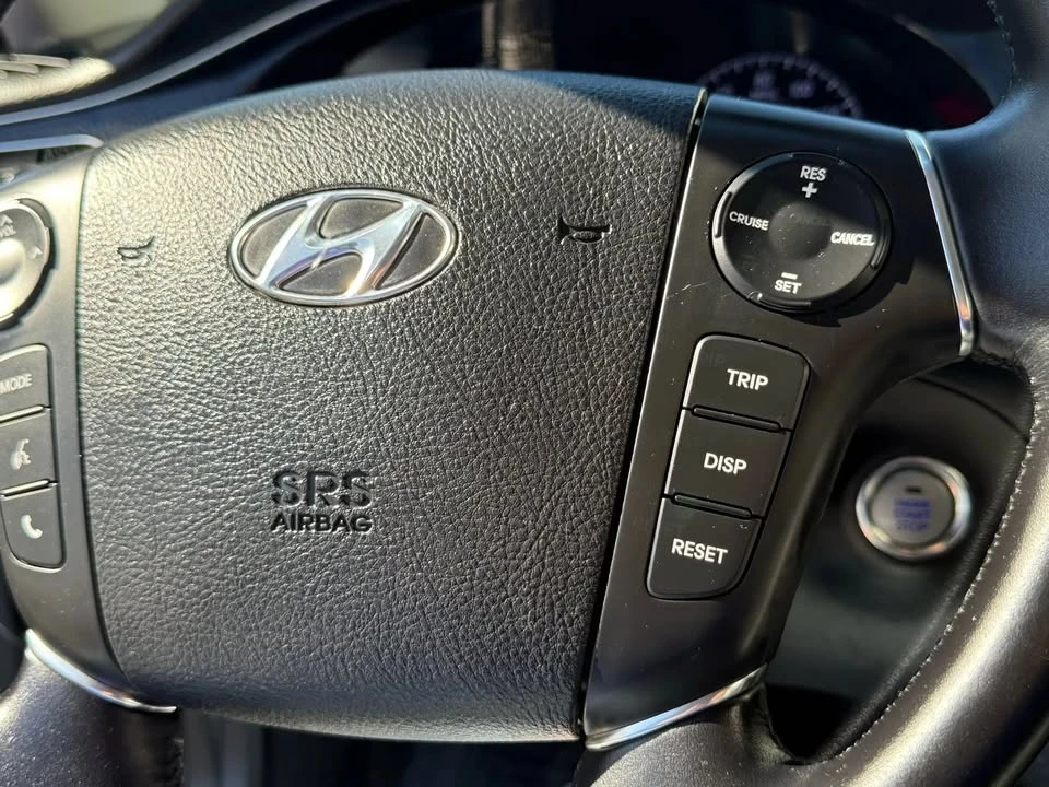 2013 Hyundai Genesis - Image 13 of 20