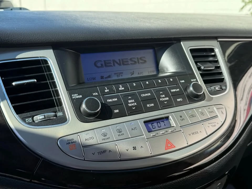 2013 Hyundai Genesis - Image 14 of 20
