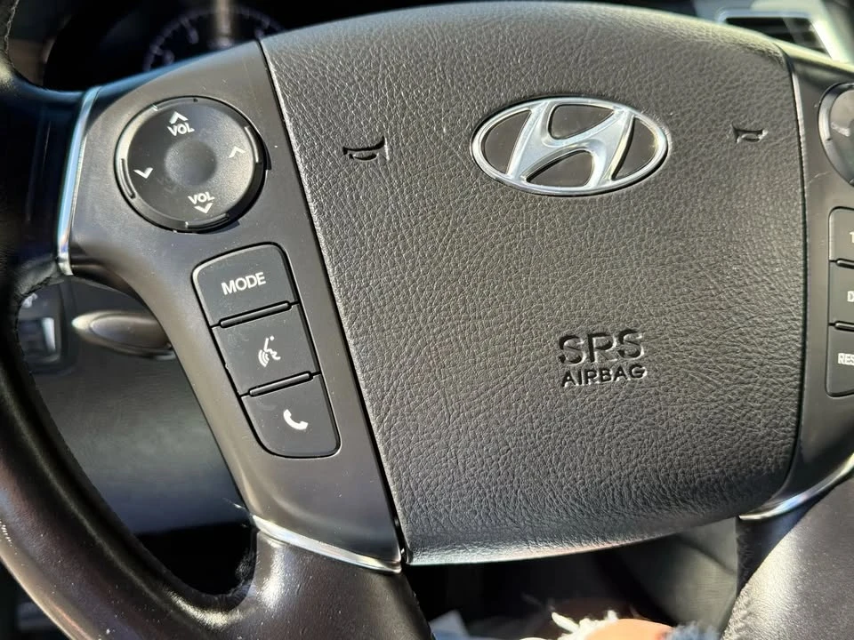 2013 Hyundai Genesis - Image 10 of 20