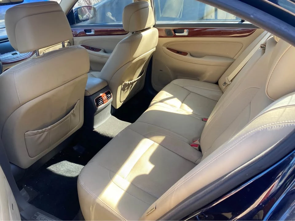 2013 Hyundai Genesis - Image 11 of 16