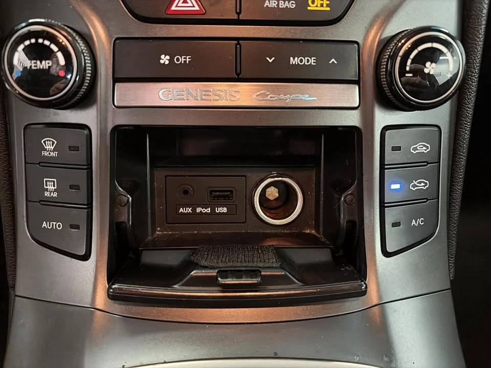 2013 Hyundai Genesis - Image 18 of 20