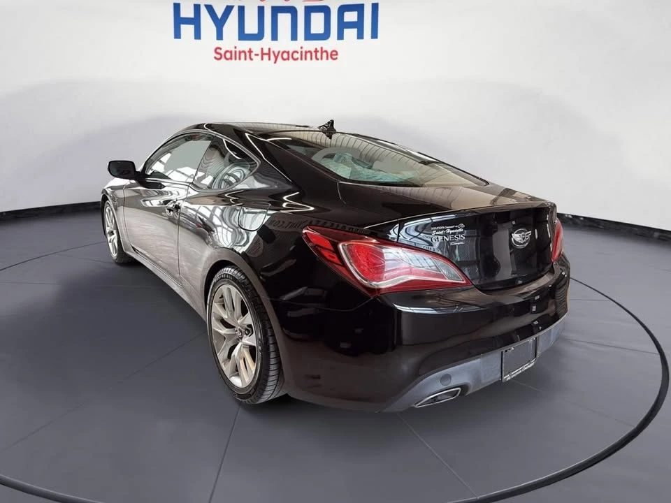 2013 Hyundai Genesis - Image 9 of 20