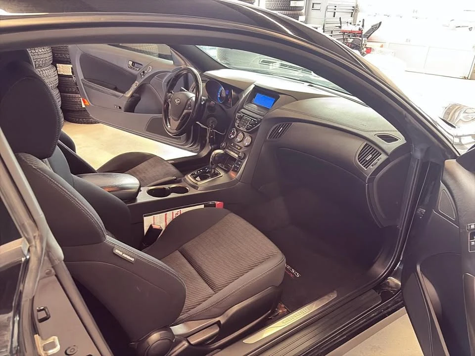 2013 Hyundai Genesis - Image 20 of 20