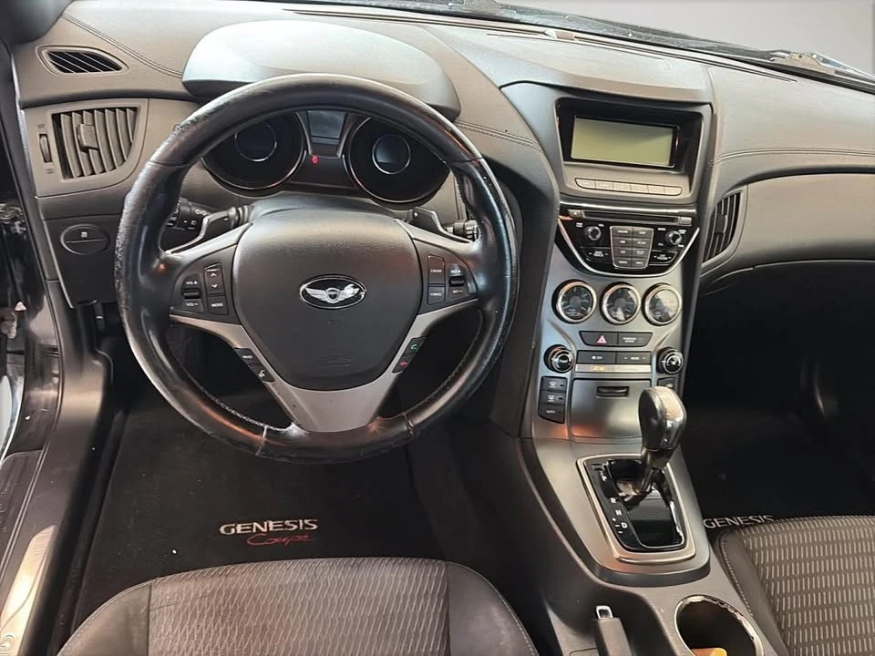 2013 Hyundai Genesis - Image 10 of 20