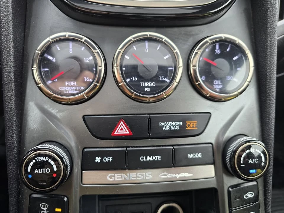 2013 Hyundai Genesis - Image 11 of 13