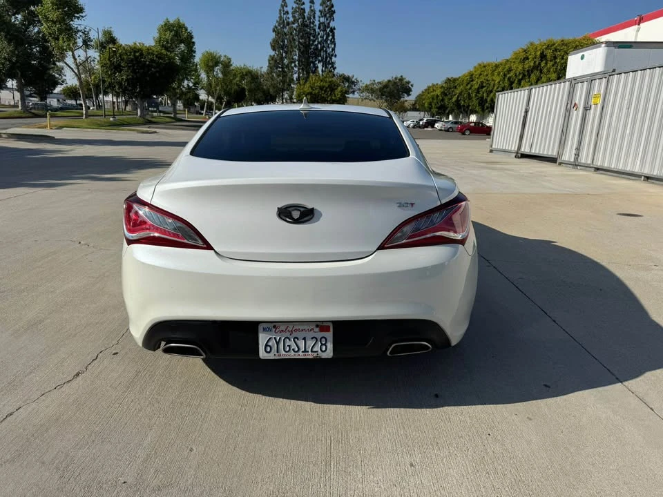 2013 Hyundai Genesis - Image 8 of 19