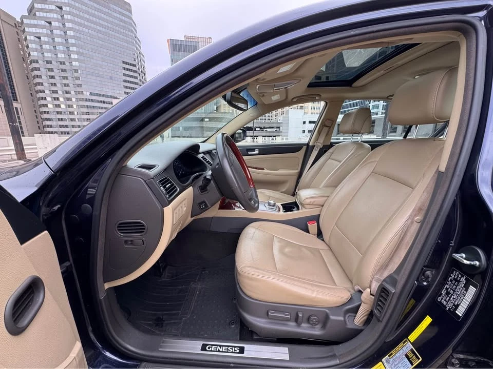 2013 Hyundai Genesis - Image 6 of 11